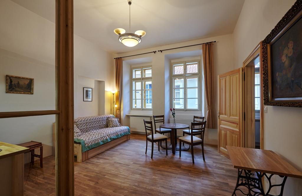 Queen Bee Apartments Prag Eksteriør billede